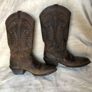 Ariat Magnolia Sunflower Stitch Cowgirl Boots